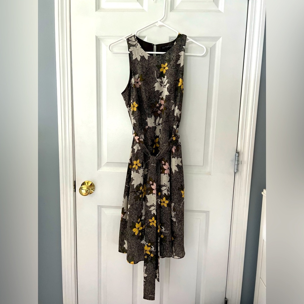 Banana Republic womens dress, size 2P, brown flower design with belt